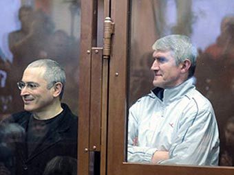 Михаил Ходорковский и Платон Лебедев в зале суда. Фото ©AFP