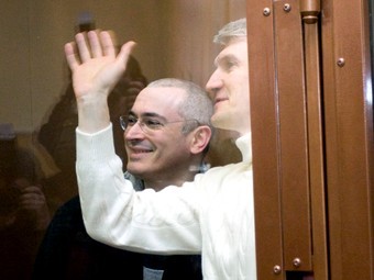 Михаил Ходорковский и Платон Лебедев на процессе. Фото Юрия Тимофеева, 'Радио Свобода' Михаил Ходорковский и Платон Лебедев на процессе. Фото Юрия Тимофеева, 'Радио Свобода'
