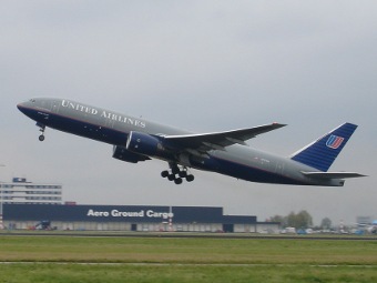 Boeing-777 ������������ United Airlines. ���� ������������ Denniss � ����� wikipedia.org