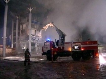 Тушение пожара в ТЦ в Уфе. Кадр телеканала "Россия-24" Тушение пожара в ТЦ в Уфе. Кадр телеканала "Россия-24"