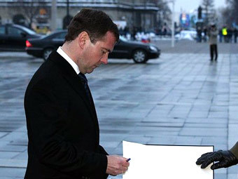 Дмитрий Медведев во время визита в Польшу, декабрь 2010 года. Фото пресс-службы президента России Дмитрий Медведев во время визита в Польшу, декабрь 2010 года. Фото пресс-службы президента России