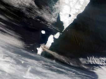 Курильские острова. Спутниковый снимок NASA 