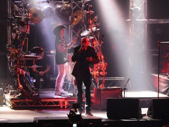 ���� � ������������ ����� Faithless