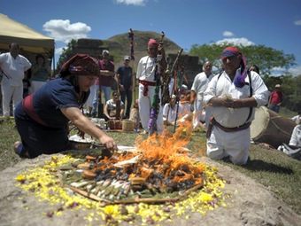 Сальвадорские майя готовятся к ритуалу весеннего равноденствия. Фото ©AFP
