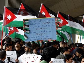 Cтуденческая акция протеста в Аммане 24 марта 2011 года. Фото (c)AFP Cтуденческая акция протеста в Аммане 24 марта 2011 года. Фото (c)AFP