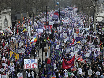 Акция протеста в Лондоне, 26 марта 2011 года. Фото (c)AFP Акция протеста в Лондоне, 26 марта 2011 года. Фото (c)AFP