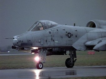 Штурмовик A-10 Thunderbolt. Фото с сайта defense.gov Штурмовик A-10 Thunderbolt. Фото с сайта defense.gov