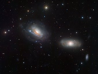 NGC 3169 ()  NGC 3166.  ESO