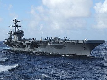 Авианосец 'Карл Винсон'. Фото с сайта navy.mil Авианосец 'Карл Винсон'. Фото с сайта navy.mil