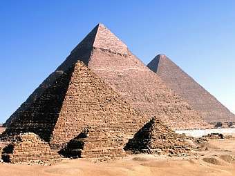 Египетские пирамиды. Фото с сайта kean.edu