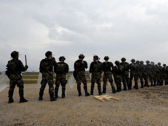 Военнослужащие KFOR. Фото (c)AFP Военнослужащие KFOR. Фото (c)AFP