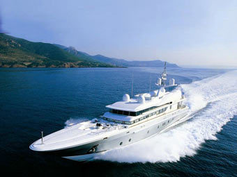 Яхта 'Thunder B'. Фото с сайта 100yacht.com Яхта 'Thunder B'. Фото с сайта 100yacht.com