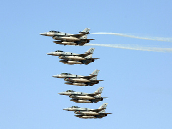 F-16E/F ВВС ОАЭ. Фото с сайта defenseindustrydaily.com F-16E/F ВВС ОАЭ. Фото с сайта defenseindustrydaily.com
