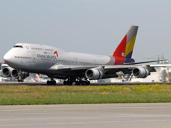 Боинг 747-400 авиакомпании Asiana Airlines. Фото Konstantin von Wedelstaedt с сайта Wikipedia.org Боинг 747-400 авиакомпании Asiana Airlines. Фото Konstantin von Wedelstaedt с сайта Wikipedia.org