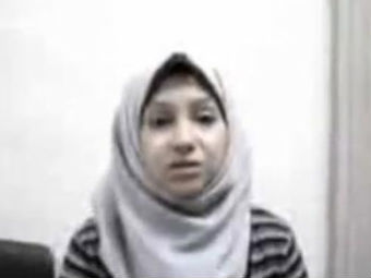 Асма Махфуз. Кадр из видео с сайта asmamahfouz.com Асма Махфуз. Кадр из видео с сайта asmamahfouz.com