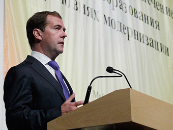 Медведев позвал миллиардеров вести в школах "Историю жизненного успеха" Picture