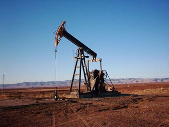 Нефтяная вышка в Сирии. Фото Aram33 Нефтяная вышка в Сирии. Фото Aram33