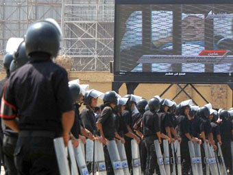 Полиция в Каире. Фото (c)AFP Полиция в Каире. Фото (c)AFP