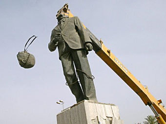 Снос памятника Саддаму Хусейну. Архивное фото ©AFP