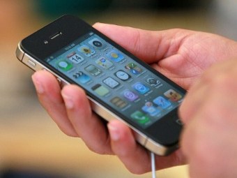 Новый смартфон iPhone 4S, презентованный 10 дней назад компанией Apple...