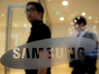 Samsung вышла на первое место в мире по продажам смартфонов 21.10.2011.