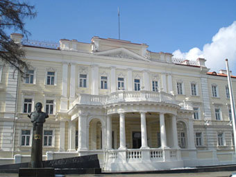 Здание министерства обороны Литвы. Фото с сайта wikipedia.org, пользователя Alma Pater Здание министерства обороны Литвы. Фото с сайта wikipedia.org, пользователя Alma Pater