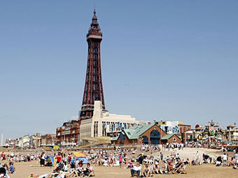 Пляж Блэкпула. Фото с сайта holidaysblackpool.com