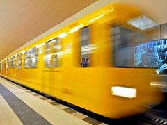 Поезд в берлинском метро. Фото (c)AP