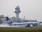 Аварийная посадка Boeing 767 в аэропорту Варшавы 1 ноября 2011 года. Фото (c)AFP