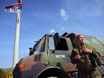 Патруль KFOR в Зупче. Архивное фото (c)AFP Патруль KFOR в Зупче. Архивное фото (c)AFP