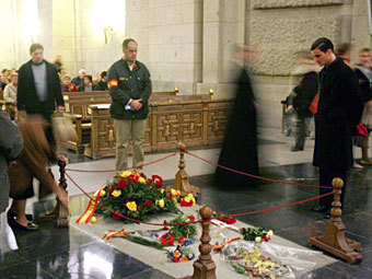 Могила Франсиско Франко в Долине Павших. Фото (c)AFP Могила Франсиско Франко в Долине Павших. Фото (c)AFP