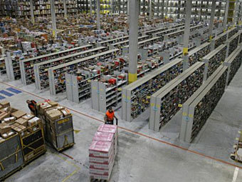 Склад интернет-магазина Amazon. Фото ©AFP