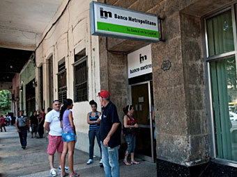 Отделение банка Metrololitano в Гаване. Фото (c)AFP Отделение банка Metrololitano в Гаване. Фото (c)AFP