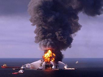 Авария на платформе Deepwater Horizon. Фото из архива (c)AFP Авария на платформе Deepwater Horizon. Фото из архива (c)AFP