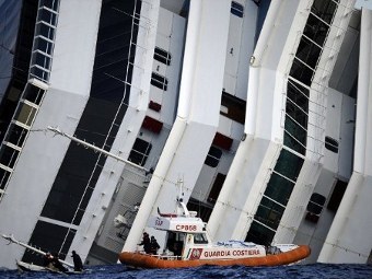 'Коста Конкордиа'. Фото (c)AFP 'Коста Конкордиа'. Фото (c)AFP