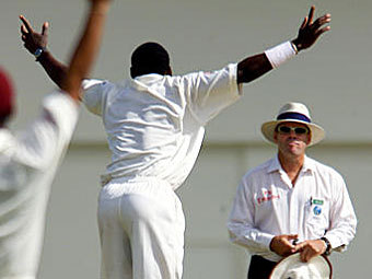 Фото (c)AP Фото (c)AP