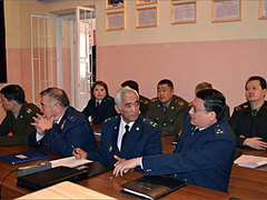 Двух киргизских силовиков будут судить за пытки