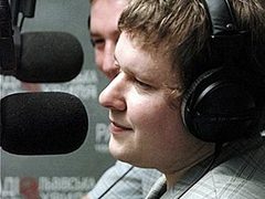 Радиоведущий опроверг связь своего отпуска со стихотворением 