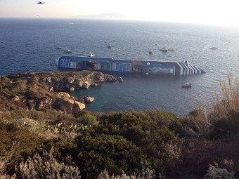 'Коста Конкордиа'. Фото (c)AFP 'Коста Конкордиа'. Фото (c)AFP