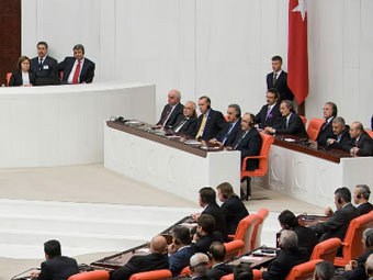 Заседание парламента Турции. Фото ©AFP