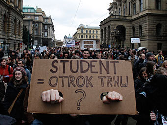 Студенческая акция протеста в Праге. Фото Reuters Студенческая акция протеста в Праге. Фото Reuters