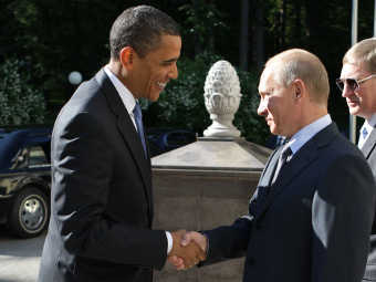 Барак Обама (слева) и Владимир Путин. Архивное фото РИА, Алексей Дружинин