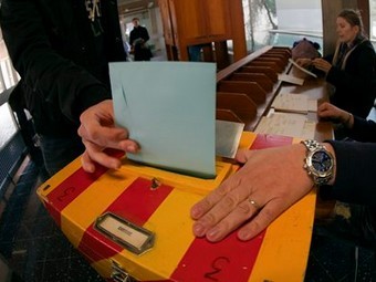 Голосование на референдуме в Швейцарии. Фото (c)AP Голосование на референдуме в Швейцарии. Фото (c)AP