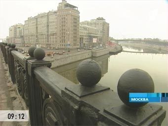 Вид на Берсеневскую набережную в Москве. Кадр 