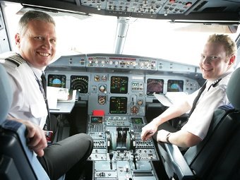 Пилоты авиакомпании Jetstar. Фото с сайта jetstar.com Пилоты авиакомпании Jetstar. Фото с сайта jetstar.com