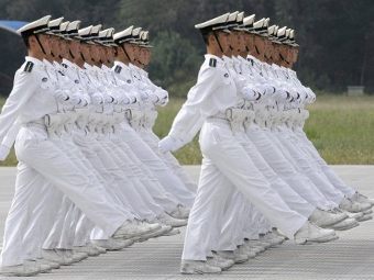 Военнослужащие ВМС Китая. Архивное фото ©AFP
