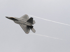 �������� ��������� ������ ������������ F-22 // ������� ������� ��� ���� ������� �������� ������������, ������������� ����������� �� ������ ������������ F-22. ������� ��� ����� ����� ��������������� ������ ������� ����� �������� ������� ��������� ���������, ������ ������� �� ������ � ���������� ������ � ������. ������ F-22 ��������� ��������� ���������� ��������.