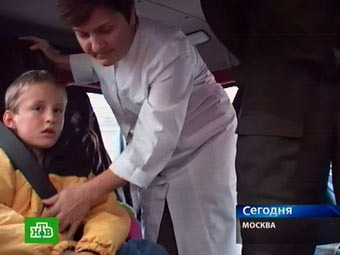 Суд установил размер алиментов для приемной матери Артема Савельева