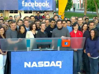Марк Цукерберг открывает торги на Nasdaq, кадр из прямой трансляции Марк Цукерберг открывает торги на Nasdaq, кадр из прямой трансляции