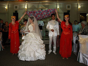 Свадьба в Ташкенте. Фото с сайта cyclingwithoutborders.org